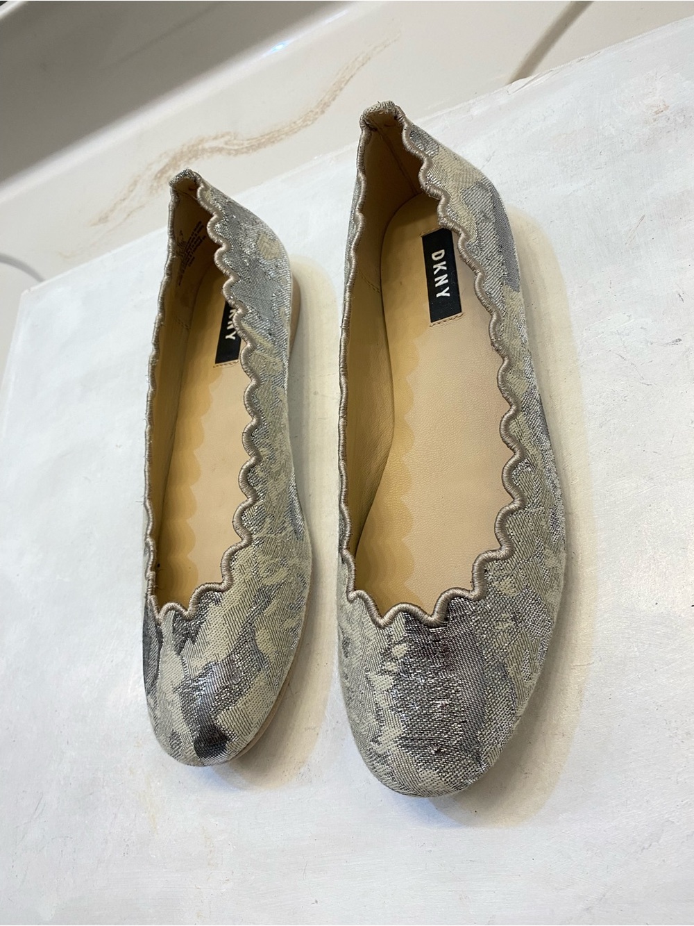 DKNY Silver glitter embolism flat loafer Size 7.5M excellent condition clean.